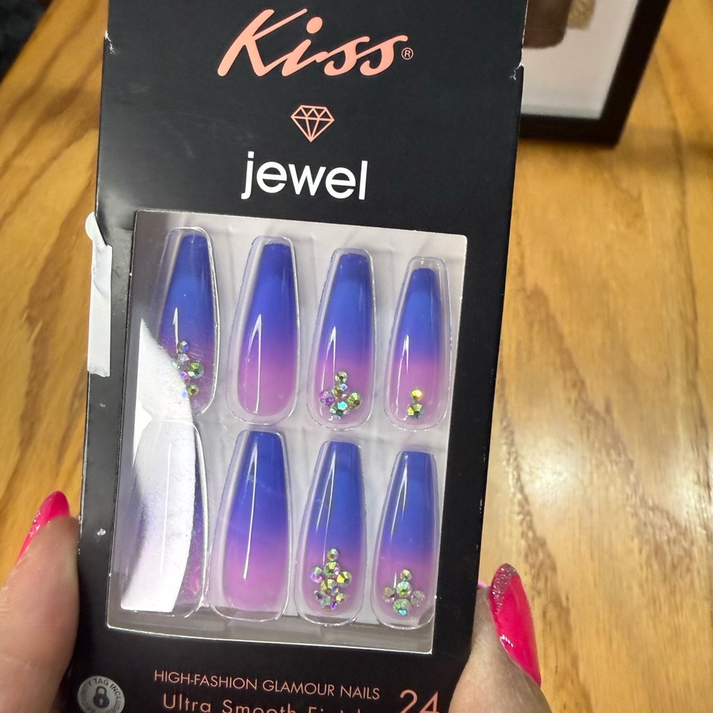 KISS Press-On Nail Bundle – New | Jewel & Jelly Nails + Nail Glue 💅✨ - Picture 2 of 8